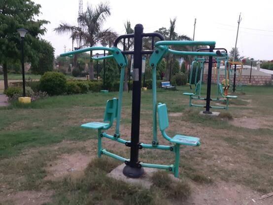 印度公園健身器材自行活動引關注，警方解釋為運動器材自然運作